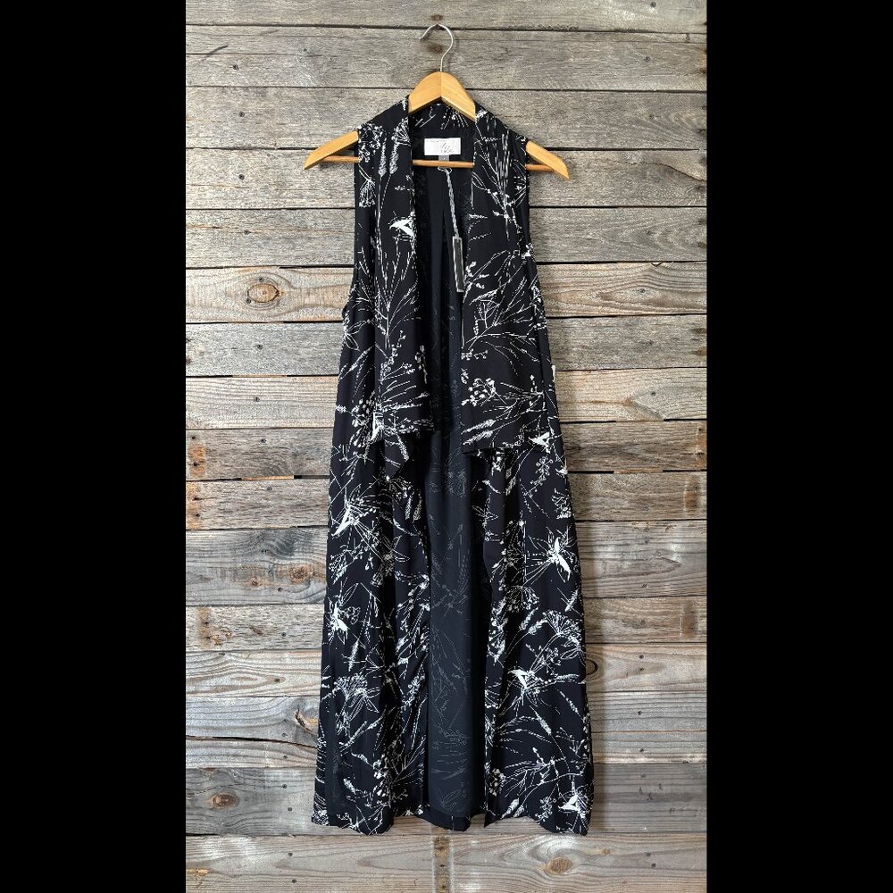 NWT Olivia Palermo Chelsea28 Black & White Floral Sketch Duster Vest - Size S